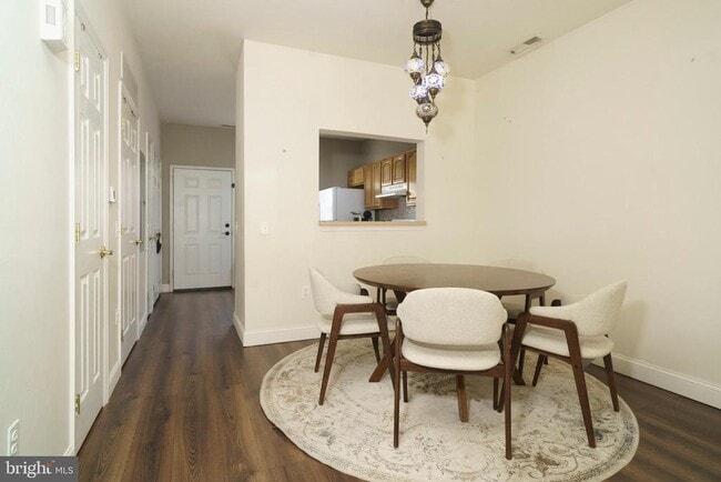 Building Photo - 1205 Clymer St