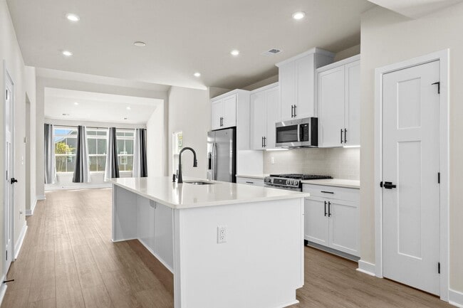 Building Photo - 2600 Elowen Ln