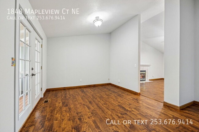 Building Photo - 1848 Mapleview Ct NE