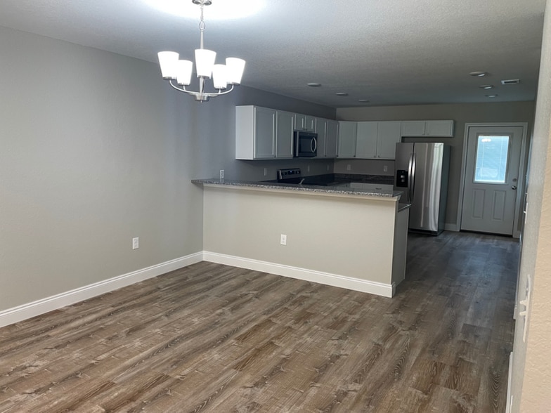 Building Photo - 6868 Trailride N