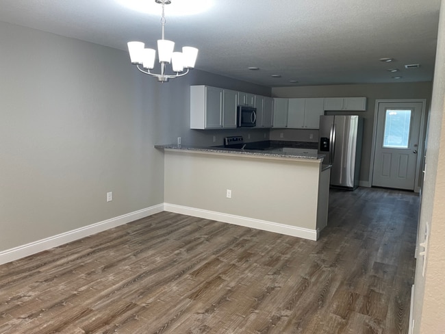 Building Photo - 6868 Trailride N