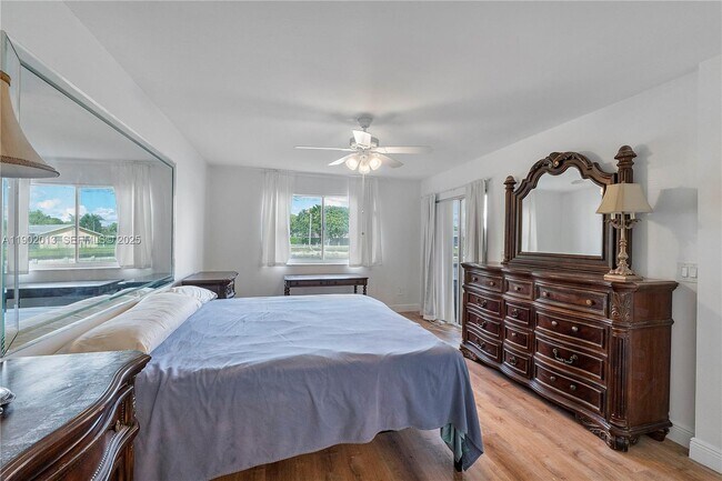 Building Photo - 9599 Weldon Cir