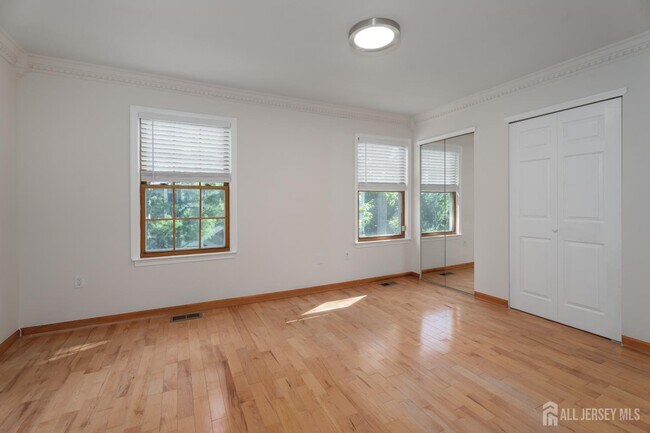 Building Photo - 357 Hadleigh Ln