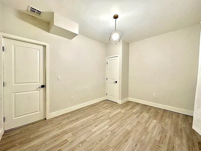 Building Photo - 88 Wallis Ave