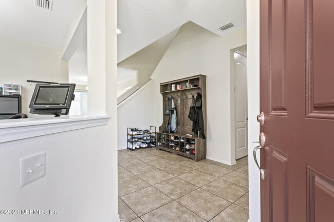 Building Photo - 3315 Ridgeview Dr