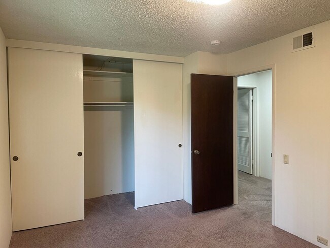 Building Photo - Two Story 3 Bedroom/2.5 Bathroom w/Two Car Garage