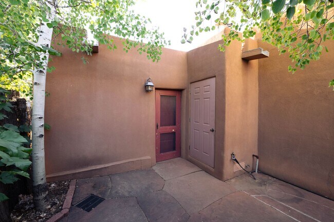 Building Photo - Santa Fe Charm in the Historic Guadalupe D...