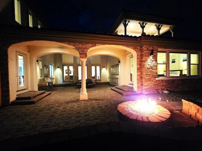 Building Photo - First Month Free – Executive Somersett Hom...