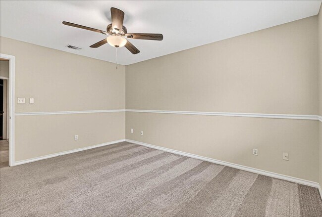 Building Photo - 6325 Oso Pkwy