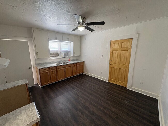 Building Photo - 4116