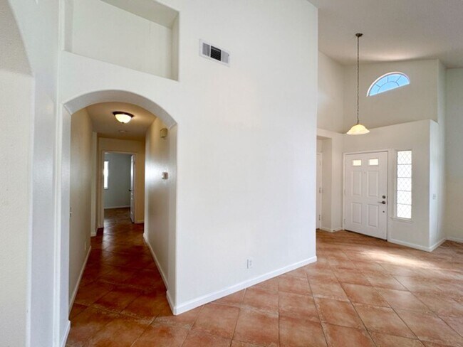 Building Photo - For a limited time only, enjoy 15 DAYS FREE RENT when you lease today! Charming 3 bedroom 2 Bathr...
