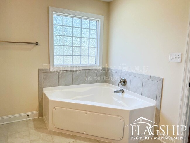 Building Photo - 118 Quail Hollow Dr