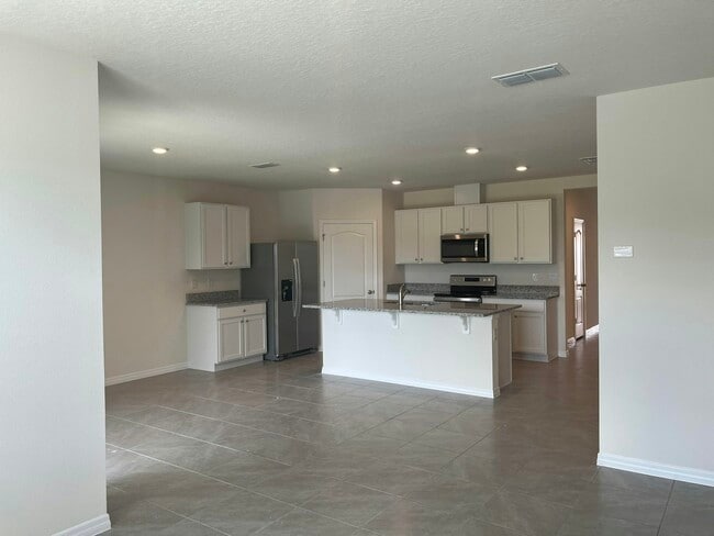 Building Photo - 1829 Red Rock Rd