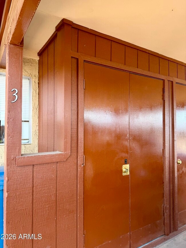 Building Photo - 1510 E 26th Ln