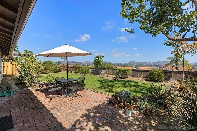 Building Photo - 339 Willowspring Dr N