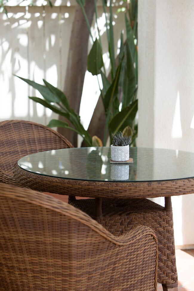 Building Photo - 593 Sweet Pea Pl