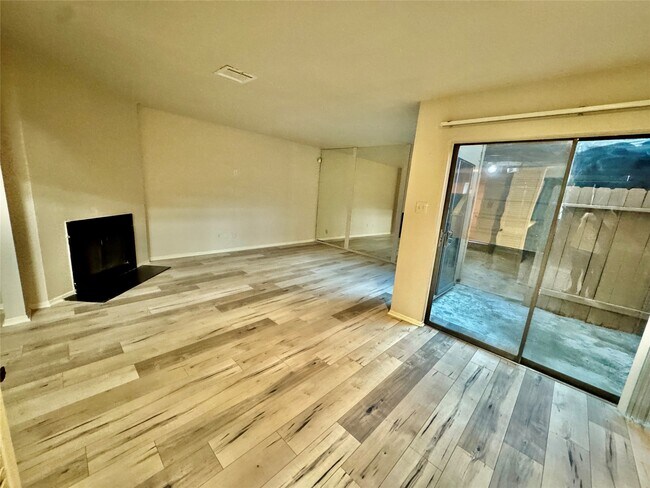 Building Photo - 8315 Augustine Dr