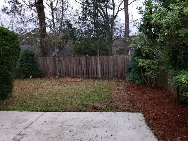 Building Photo - 2 Bedroom for rent January 2026 in NE Tall...