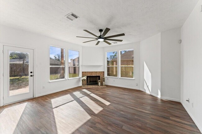 Building Photo - 2830 Fern Hill Dr