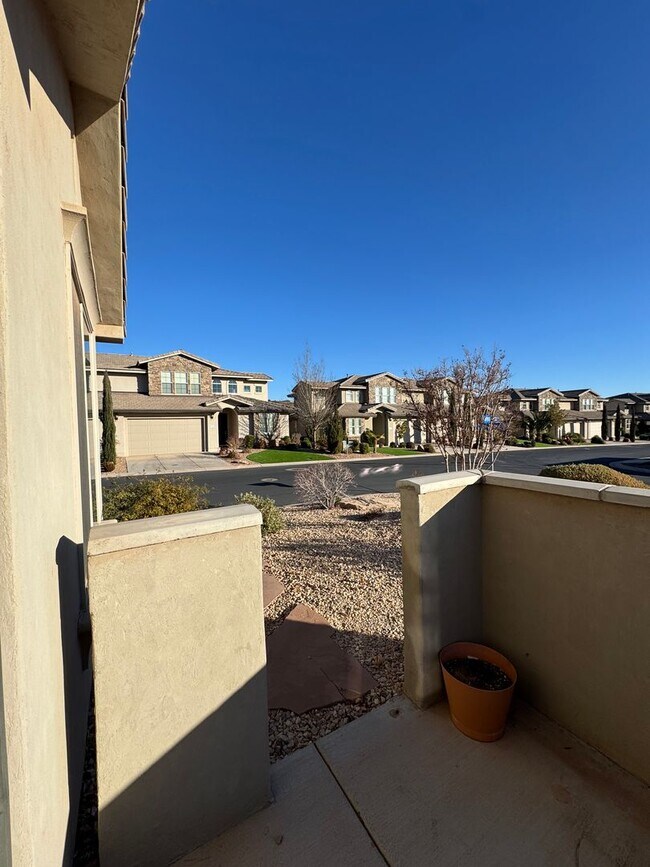 Building Photo - Beautiful 3 Bedroom Home - Casitas at Sienna Hills