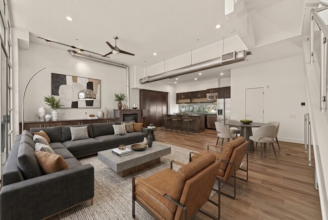 Building Photo - 6014 Fairdale Ln