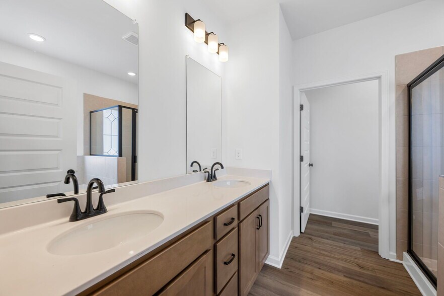 Building Photo - 1408 Centerstone Ln