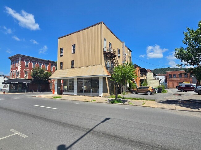 Building Photo - 201 E Church St