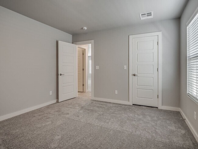 Building Photo - Beautiful Home in Edmond/Oklahoma City