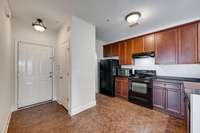 Building Photo - 8045 Bienville Dr