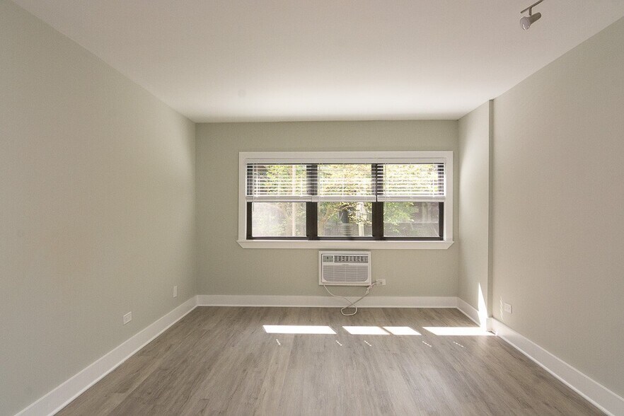 Building Photo - 1437 N Dearborn St