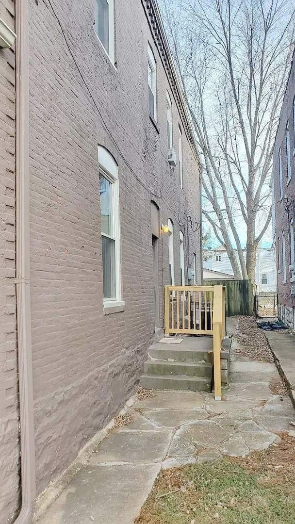 Building Photo - Charming 3BR House in Saint Louis