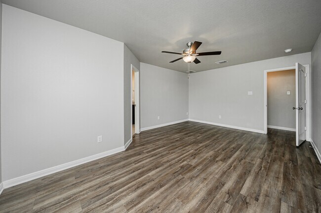 Building Photo - 8311 Stonehollow