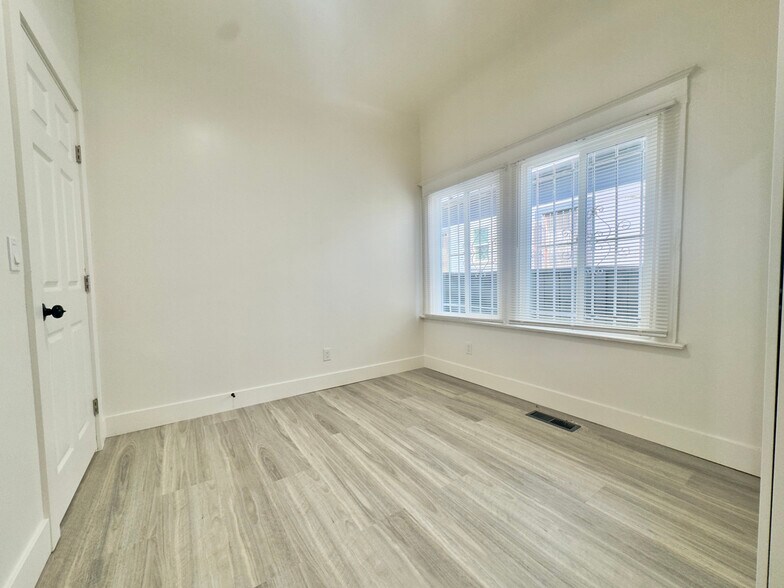 Building Photo - 3218 West St