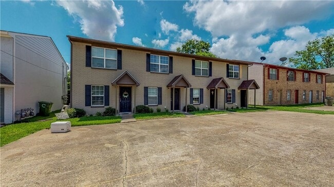 Building Photo - 2912 Prairie Flower Cir