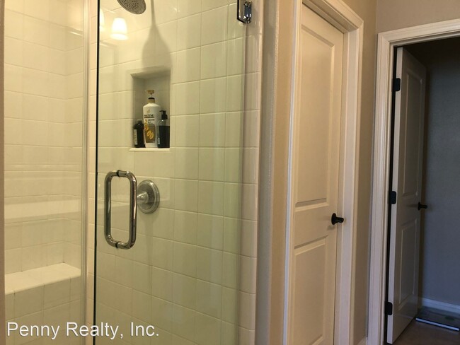 Building Photo - 4 br, 3.5 bath House - 16238 Veridian Circle