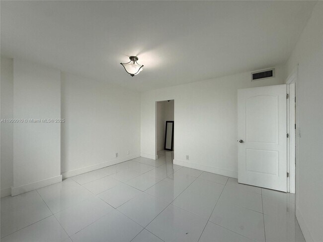 Building Photo - 3703 NE 166th St