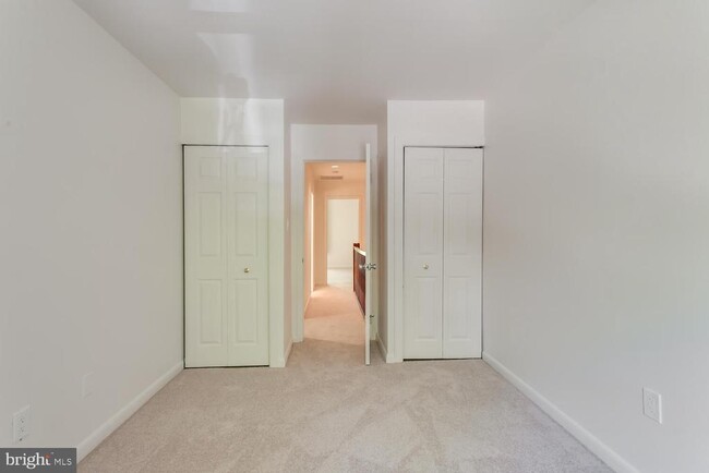 Building Photo - 11121 Watermans Dr