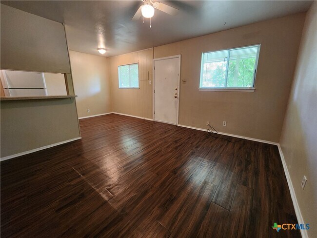 Building Photo - 167 Richter Ln