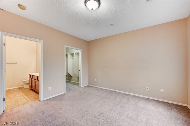 Building Photo - 6868 Sky Pointe Dr
