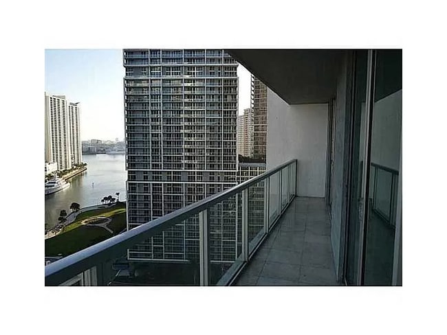 Balcony - 500 Brickell Ave