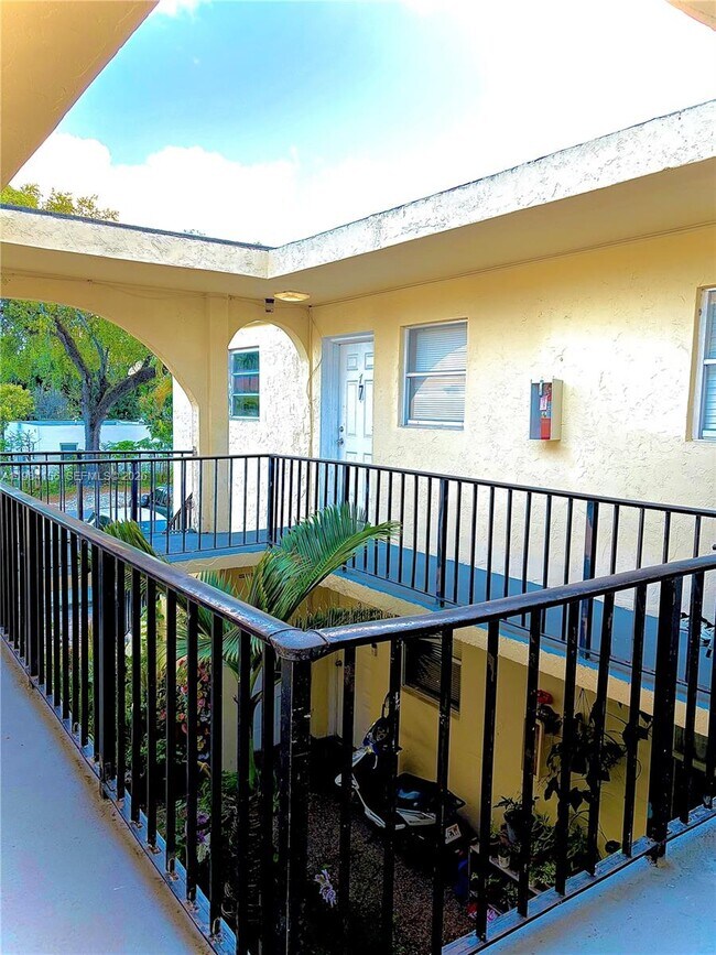 Building Photo - 1477 SW 24th Ct