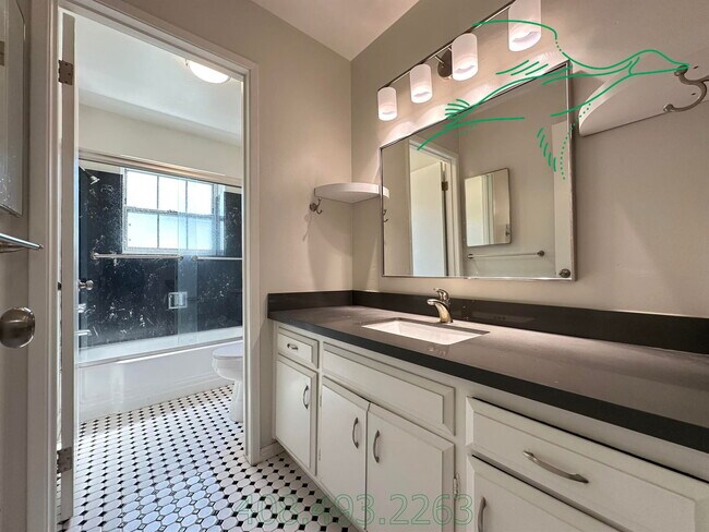 Building Photo - 1910 Mt Vernon Ct