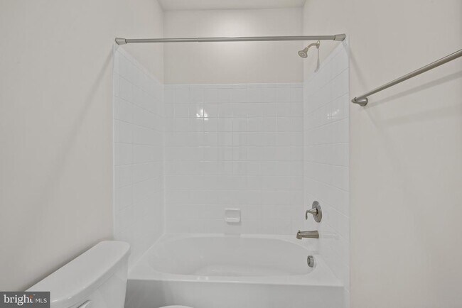 Building Photo - 148 Stowe Dr