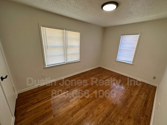 Building Photo - 2513 41st St