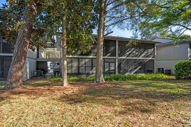 Building Photo - 16 Alcira Ct