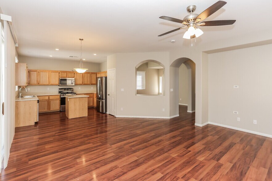 Building Photo - 4512 Sandstone Vista Ct