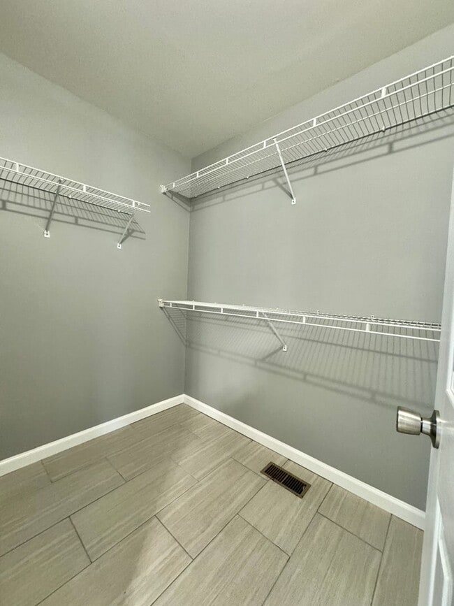 Building Photo - 3 Bedroom, 2.5 Bathroom w/ Bonus Room and 2 Car Garage in McKay's Mill