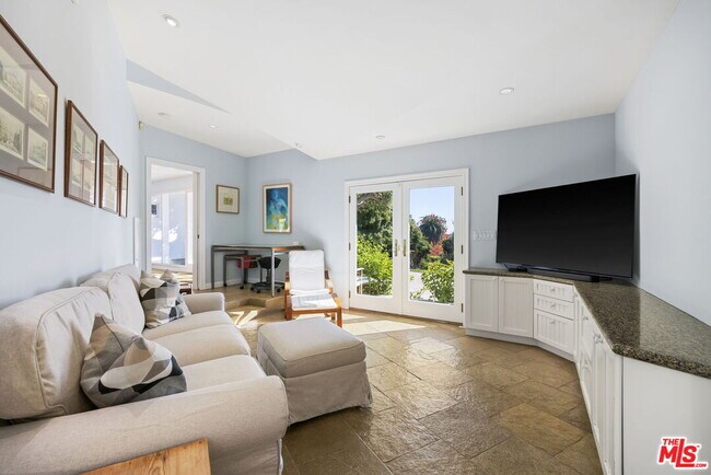 Building Photo - 11215 Sunset Blvd