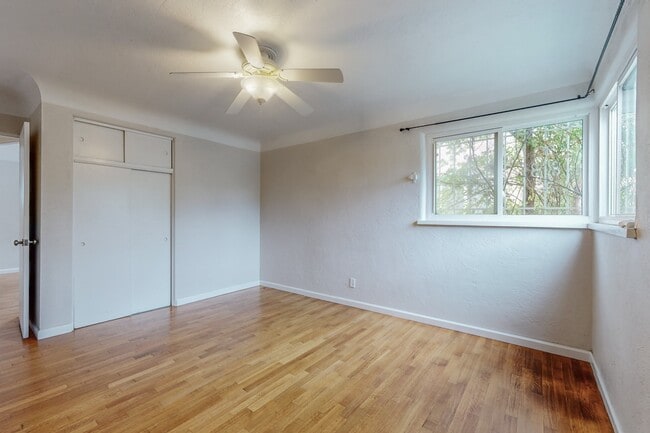 Building Photo - 612 Truman St SE