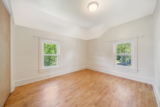 Bedroom 4 (upper level) - 907 N Fair St